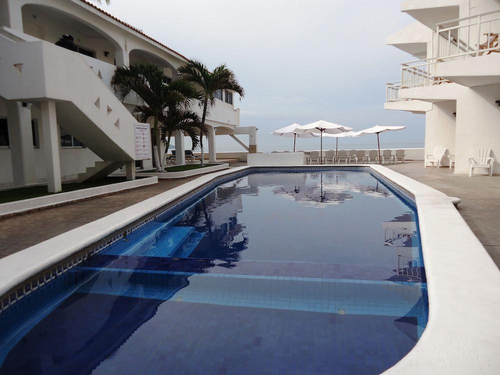 Hotel Bagasi 曼萨尼约 外观 照片