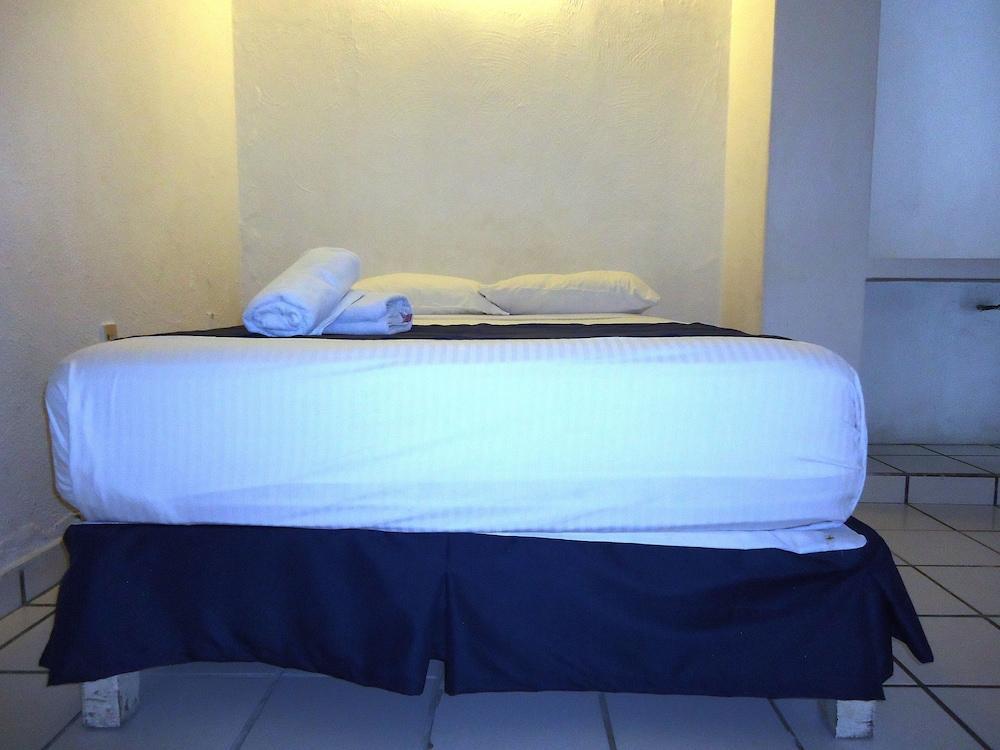 Hotel Bagasi 曼萨尼约 外观 照片