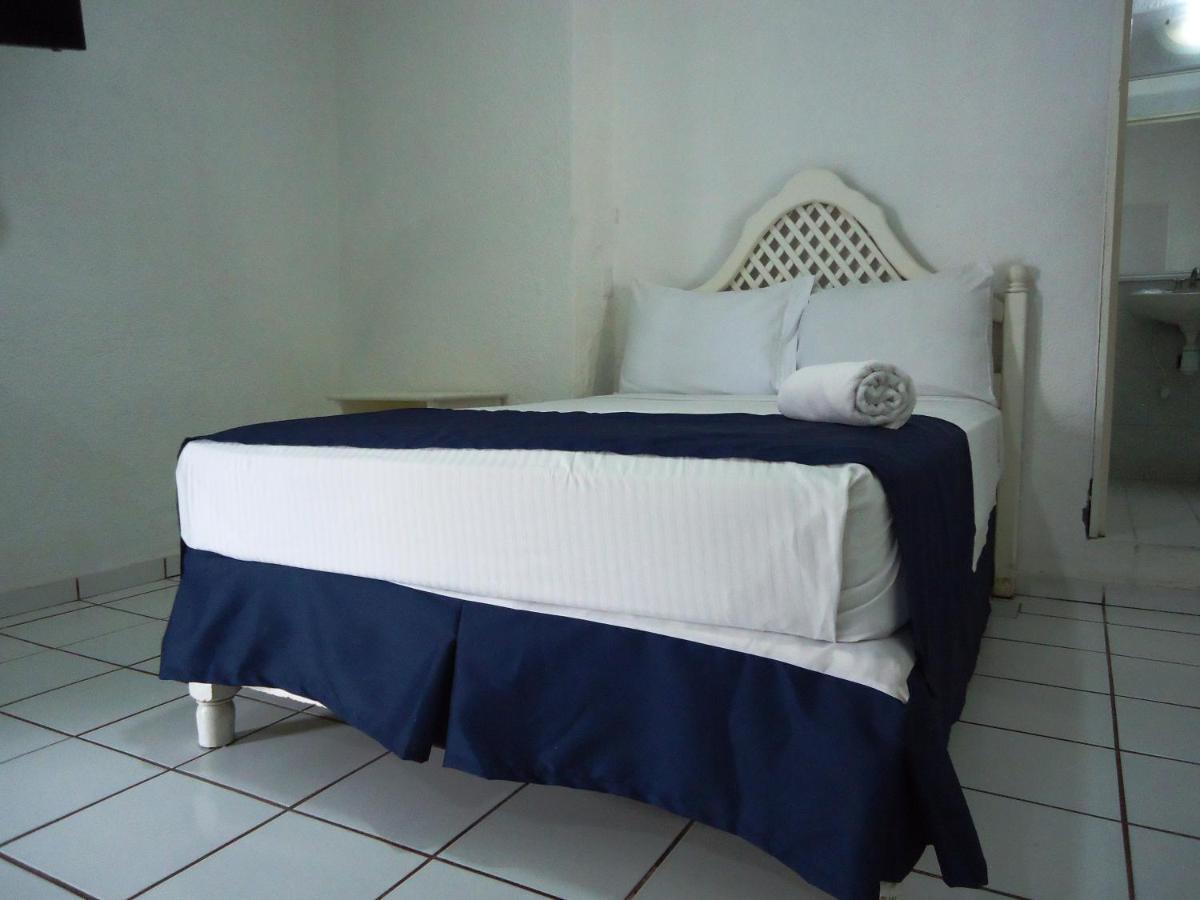Hotel Bagasi 曼萨尼约 外观 照片