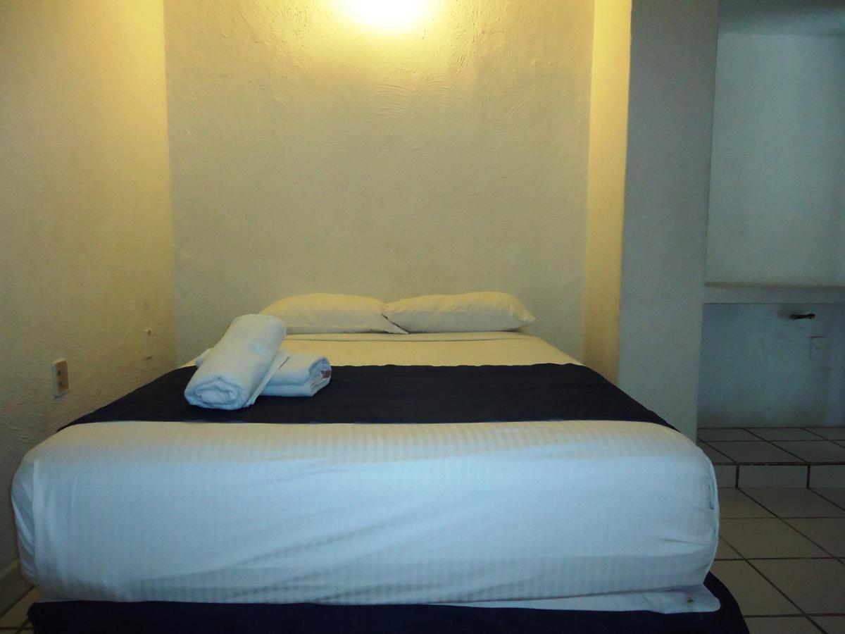 Hotel Bagasi 曼萨尼约 外观 照片