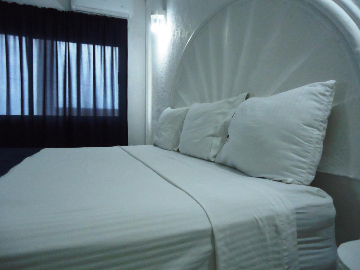 Hotel Bagasi 曼萨尼约 外观 照片