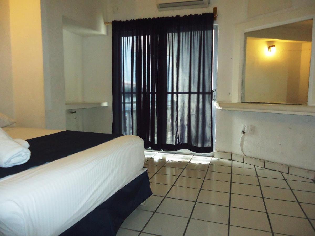 Hotel Bagasi 曼萨尼约 外观 照片