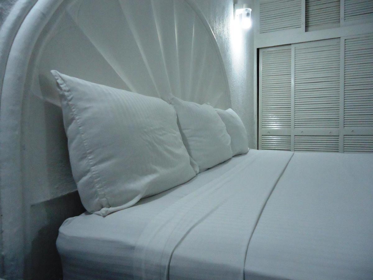 Hotel Bagasi 曼萨尼约 外观 照片